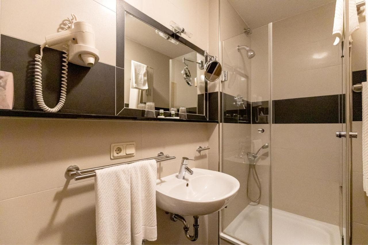 Hotel Garni " Am Domplatz" Erfurt Extérieur photo