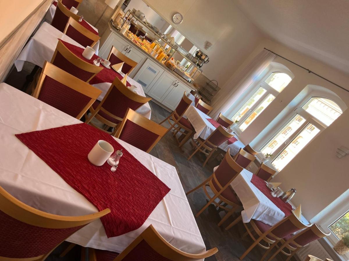 Hotel Garni " Am Domplatz" Erfurt Extérieur photo